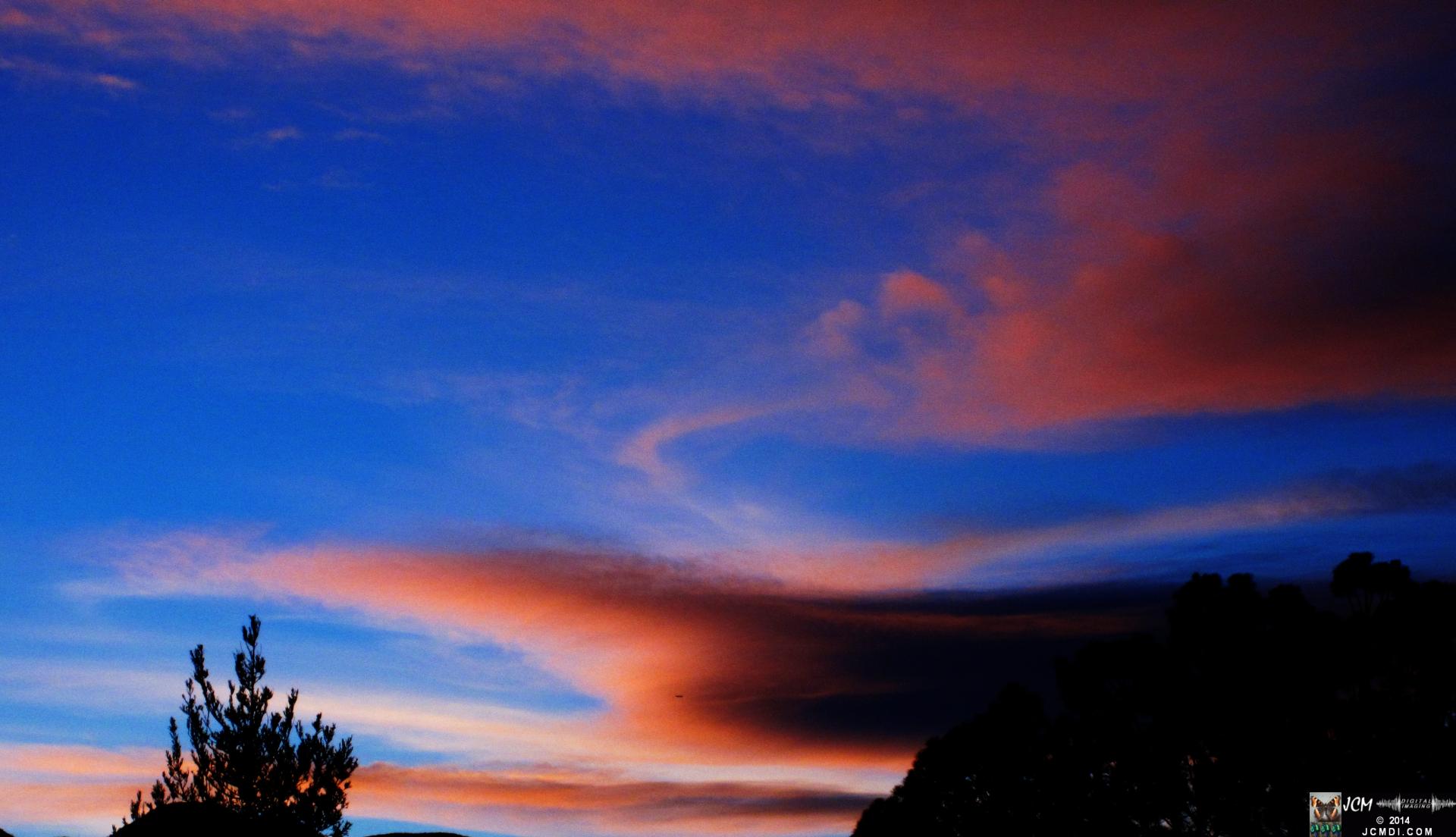 Lenticular and cirrus cloud sunset 1-10-2014 JCMDI HS300